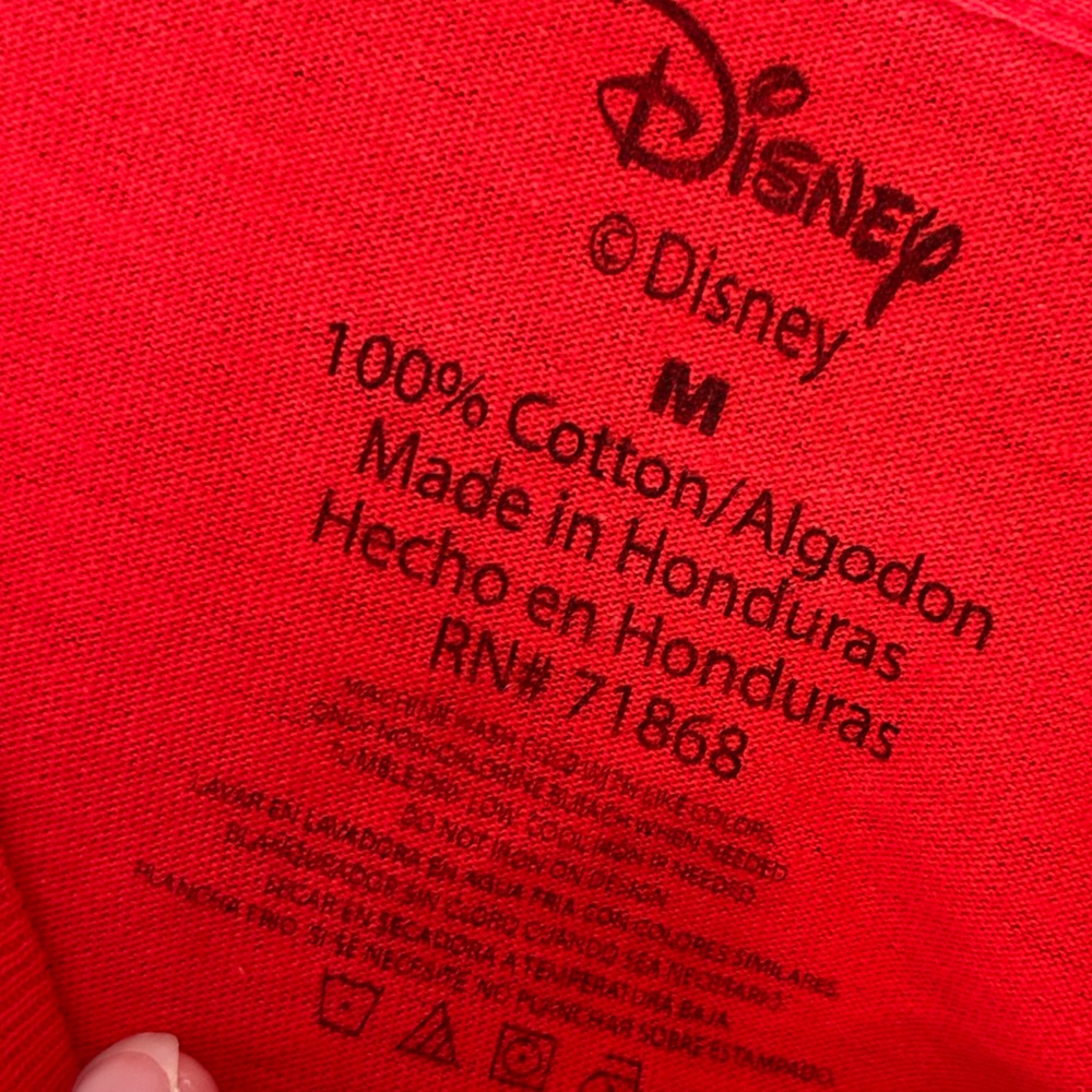 📦 NWOT Mickey Mouse Red Tee Size Medium - Picture 5 of 6